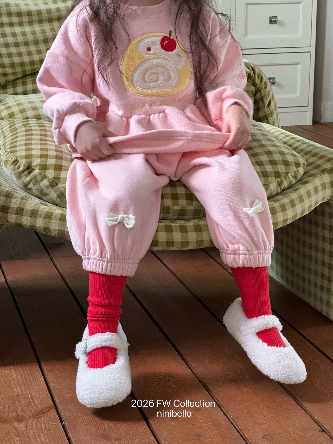 롤케익프릴맨투맨 19
